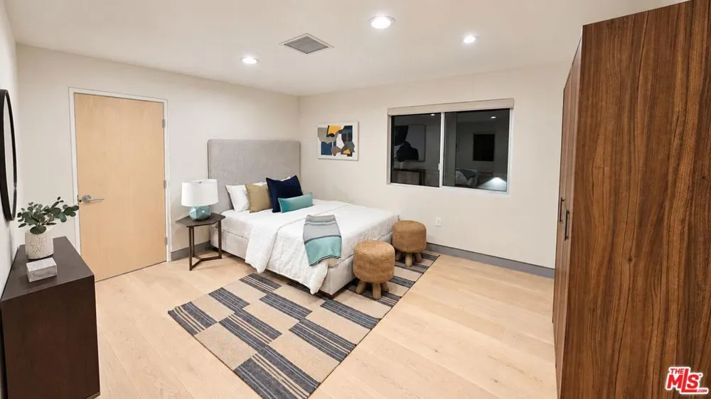 10572 Putney Road Los Angeles, CA 90064