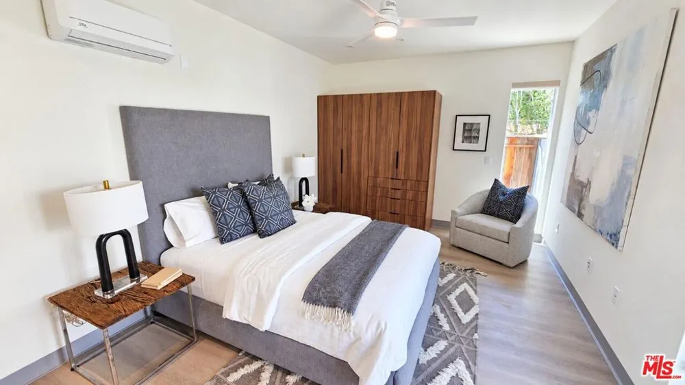 10572 Putney Road Los Angeles, CA 90064