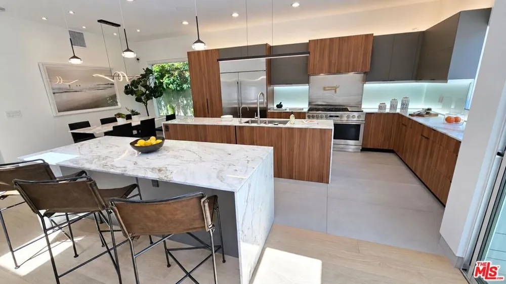 10572 Putney Road Los Angeles, CA 90064