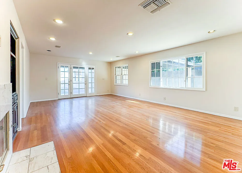 2445 22nd Street Santa Monica, CA 90405