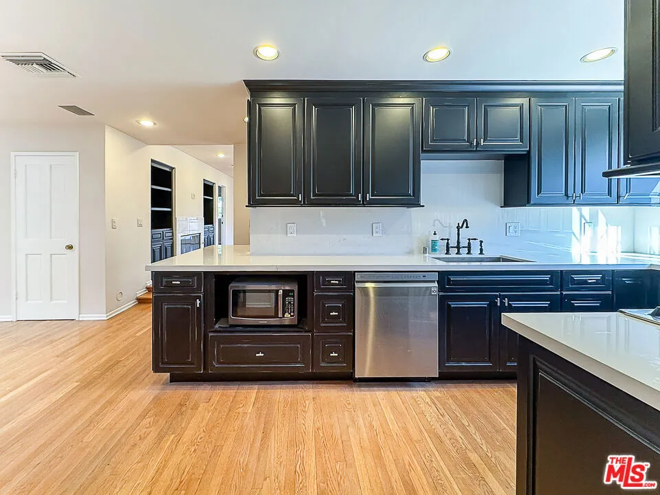 2445 22nd Street Santa Monica, CA 90405