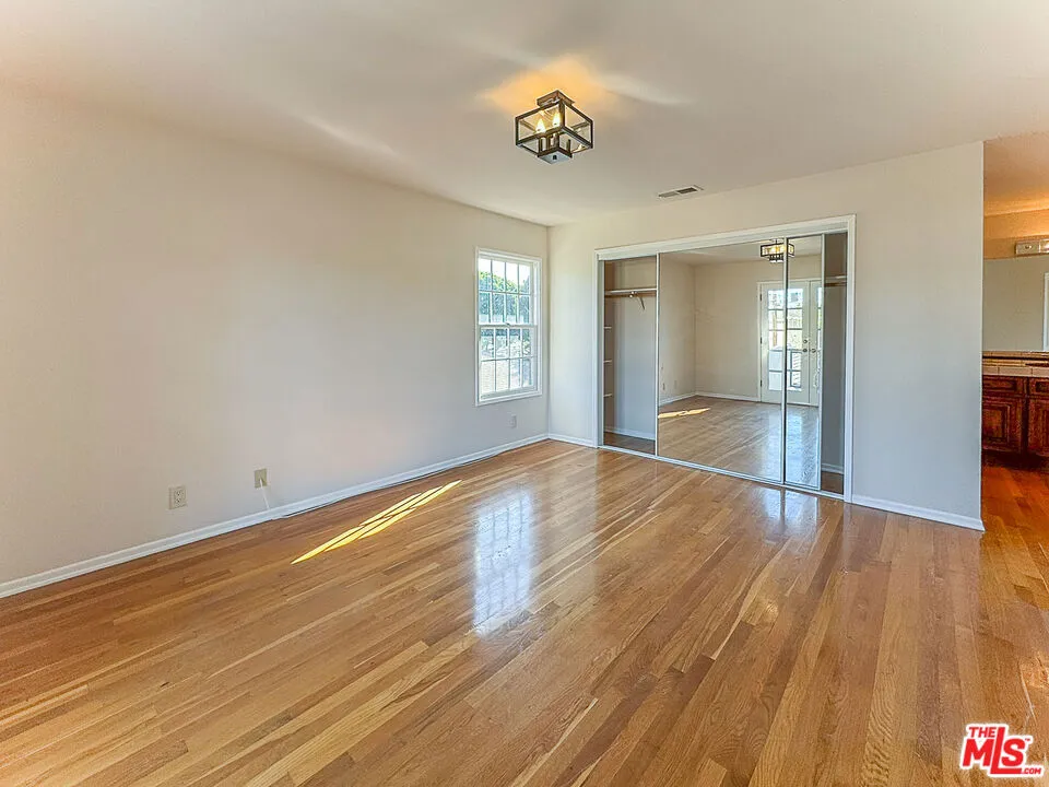 2445 22nd Street Santa Monica, CA 90405