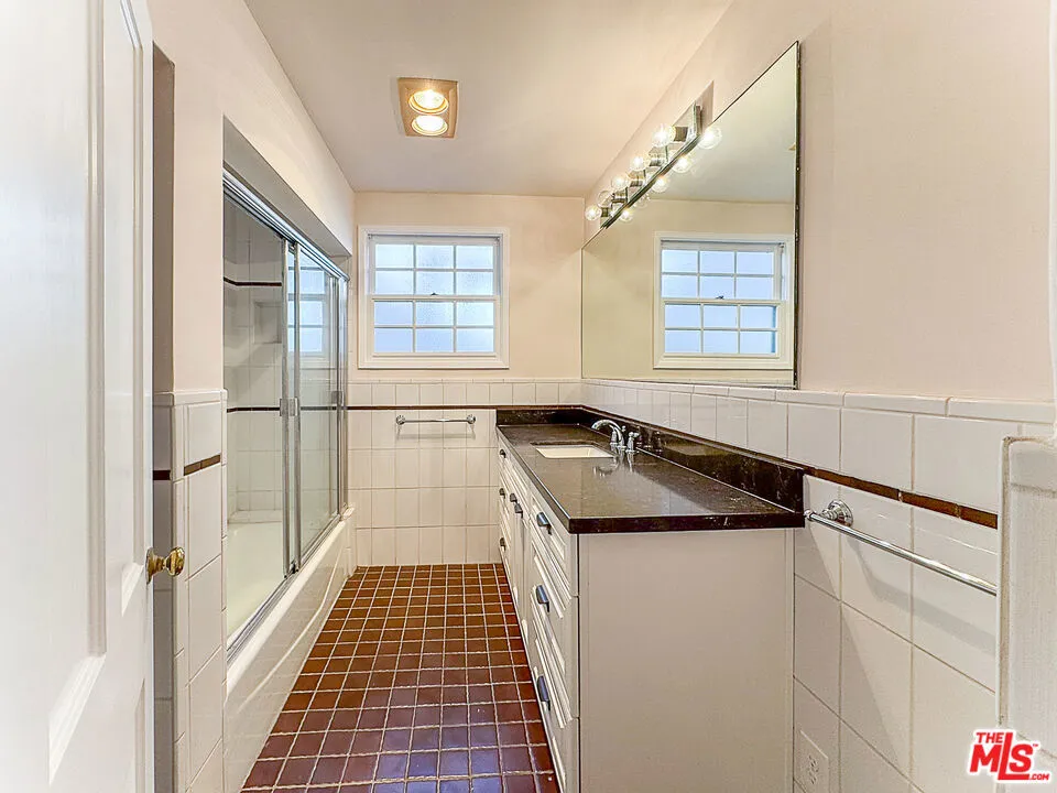 2445 22nd Street Santa Monica, CA 90405