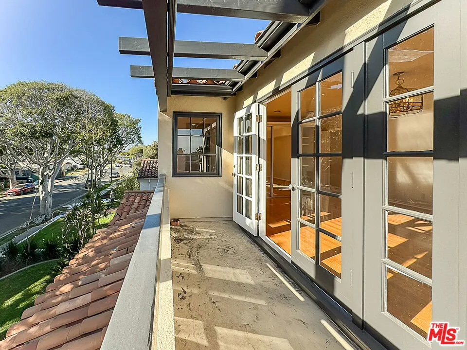 2445 22nd Street Santa Monica, CA 90405