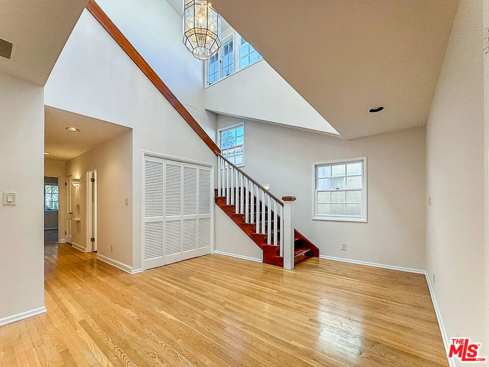 2445 22nd Street Santa Monica, CA 90405