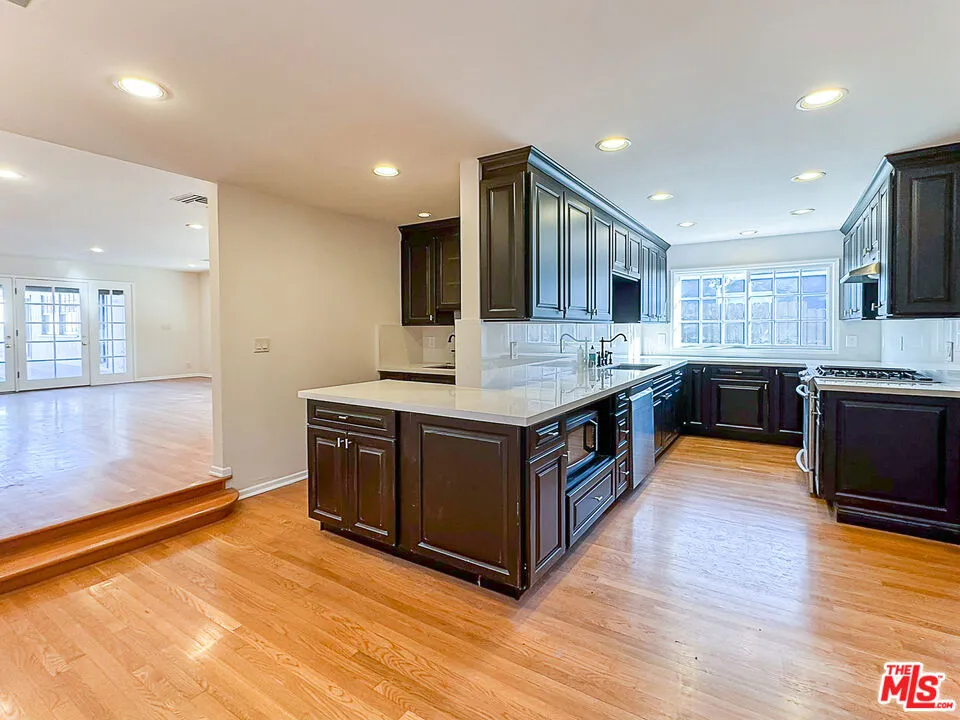 2445 22nd Street Santa Monica, CA 90405