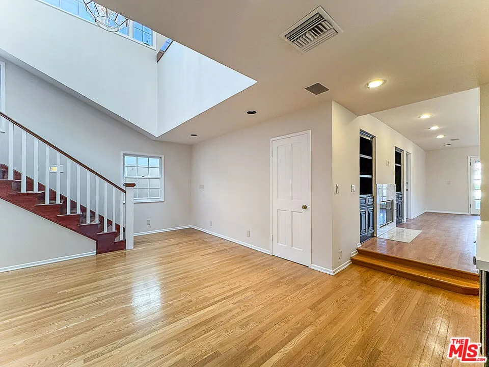2445 22nd Street Santa Monica, CA 90405