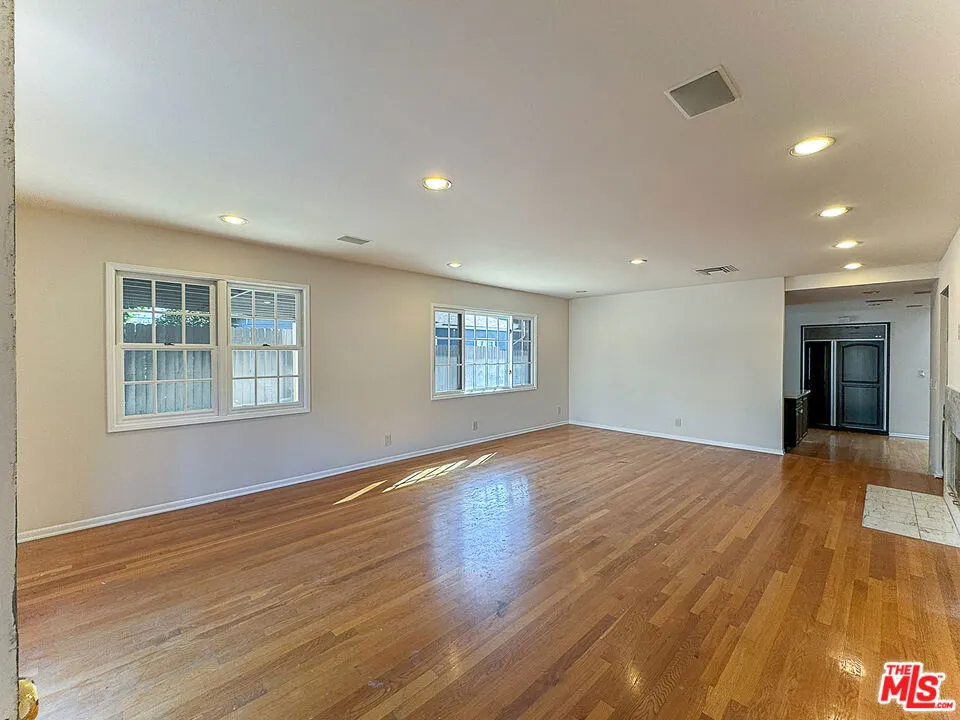 2445 22nd Street Santa Monica, CA 90405