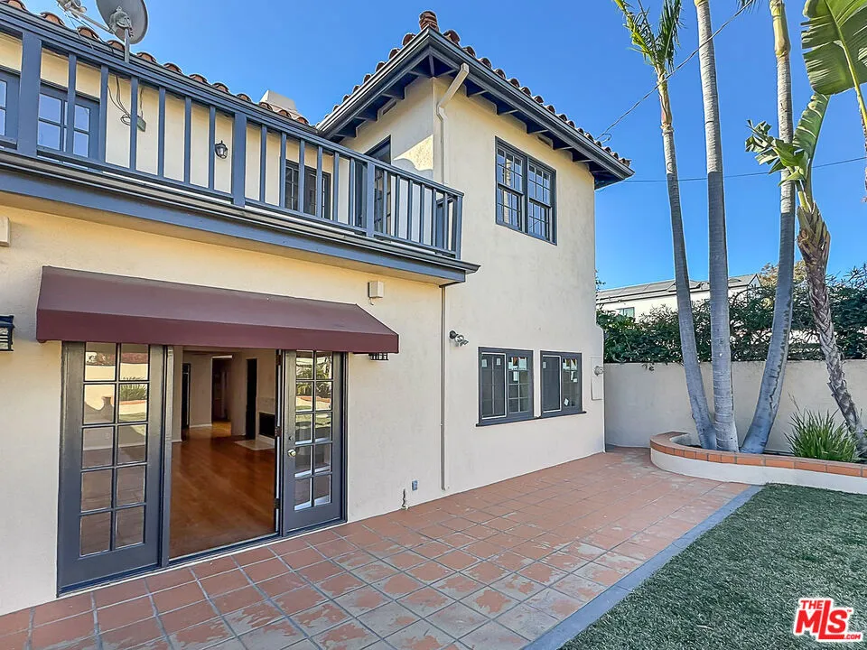 2445 22nd Street Santa Monica, CA 90405