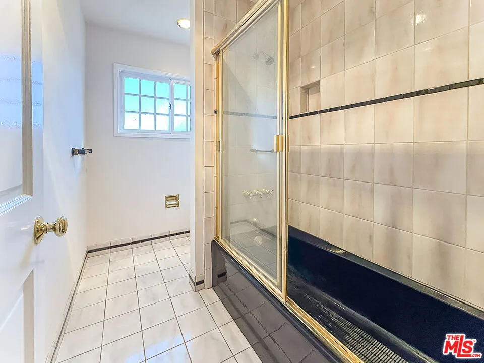 2445 22nd Street Santa Monica, CA 90405