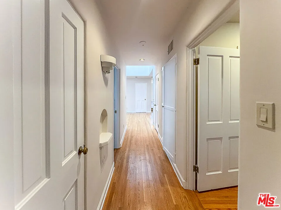 2445 22nd Street Santa Monica, CA 90405