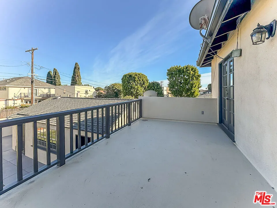 2445 22nd Street Santa Monica, CA 90405