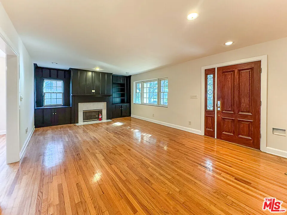 2445 22nd Street Santa Monica, CA 90405