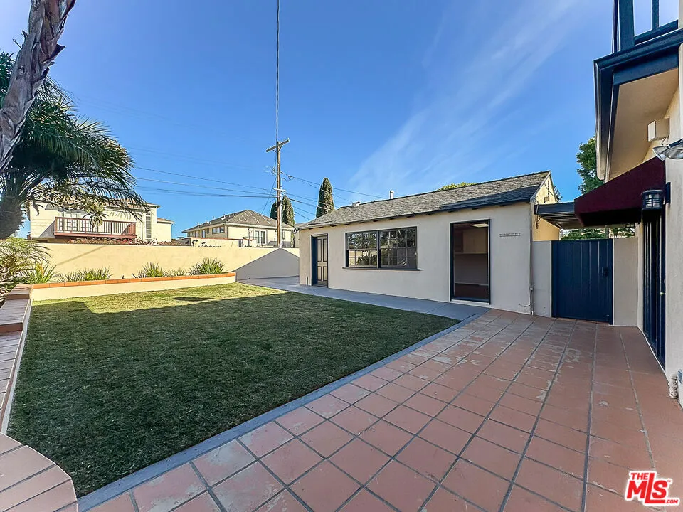 2445 22nd Street Santa Monica, CA 90405