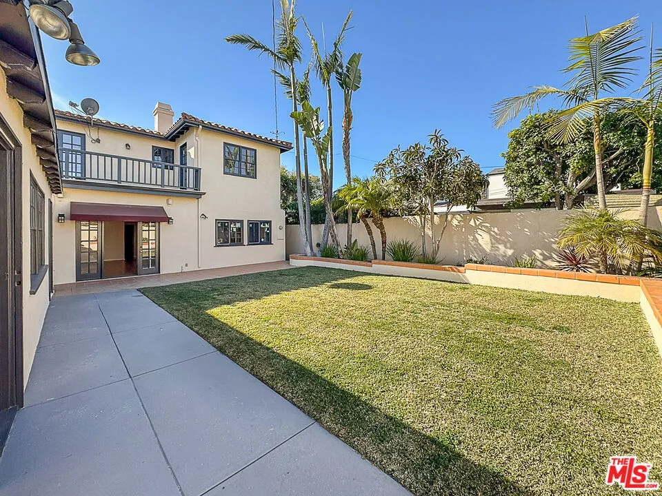 2445 22nd Street Santa Monica, CA 90405
