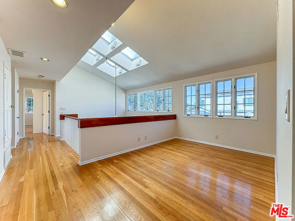 2445 22nd Street Santa Monica, CA 90405