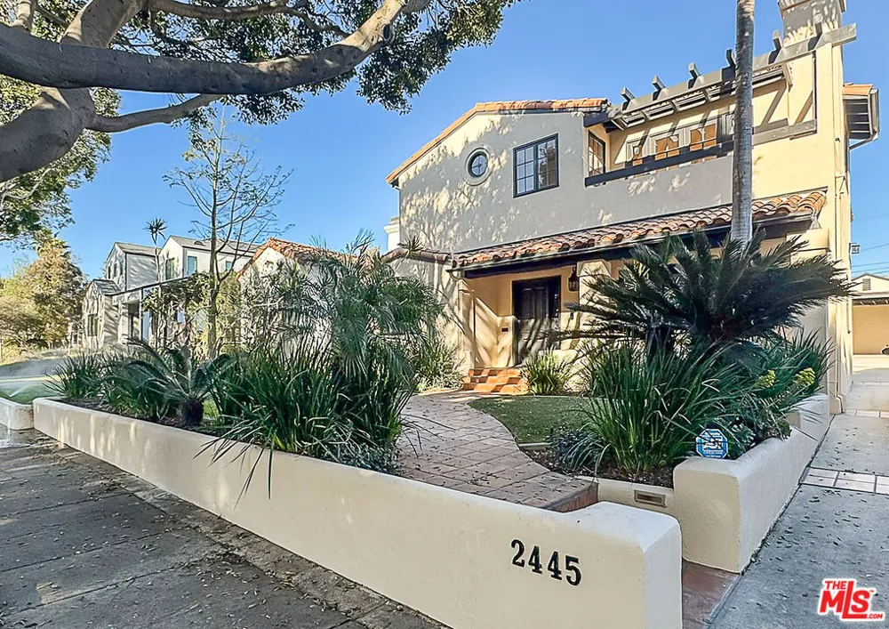 2445 22nd Street Santa Monica, CA 90405