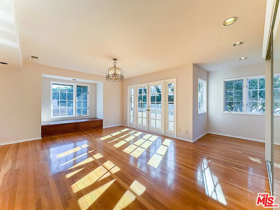 2445 22nd Street Santa Monica, CA 90405