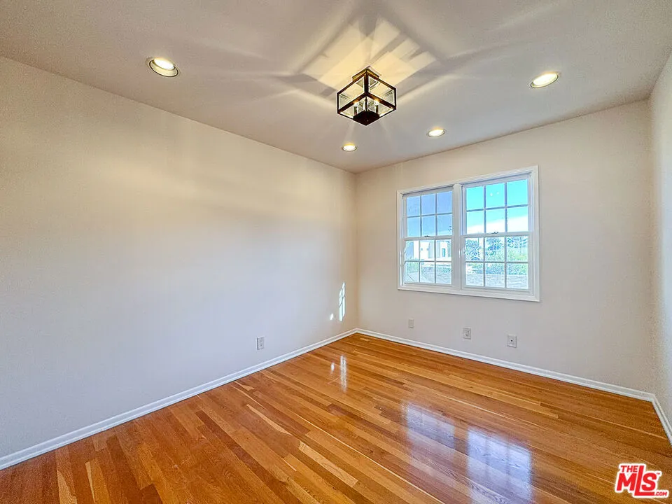 2445 22nd Street Santa Monica, CA 90405