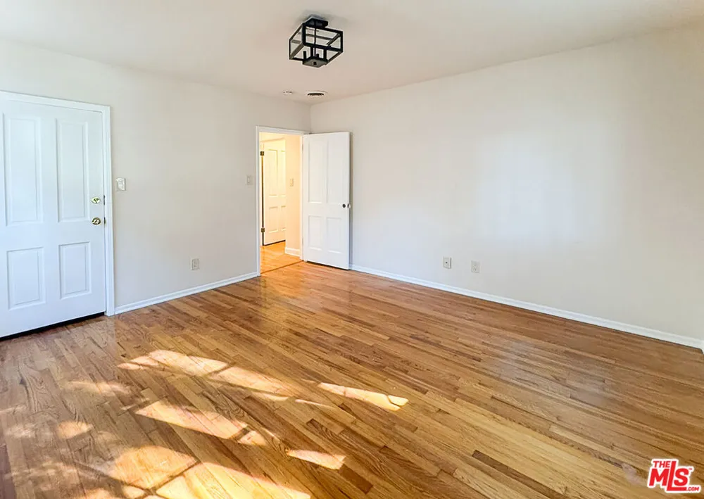 2445 22nd Street Santa Monica, CA 90405