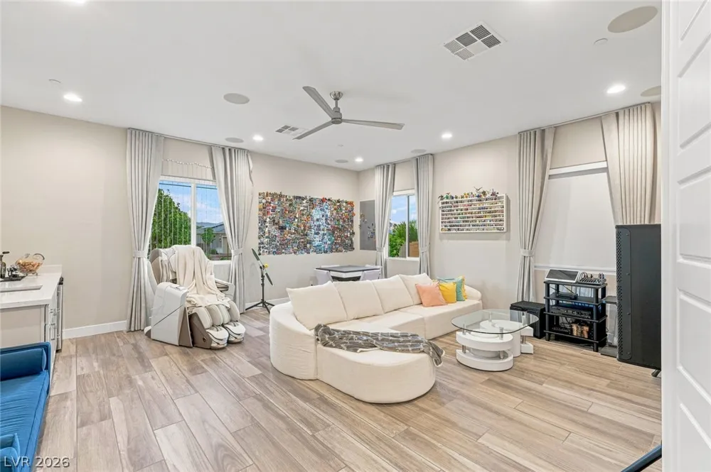 9935 Justin Earl Avenue Las Vegas, NV 89149