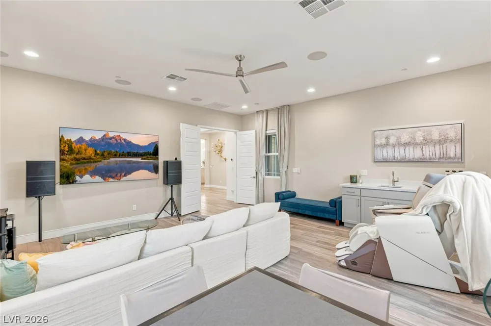 9935 Justin Earl Avenue Las Vegas, NV 89149