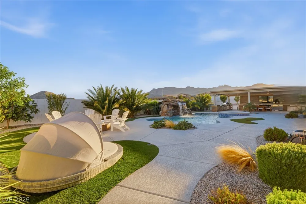 9935 Justin Earl Avenue Las Vegas, NV 89149