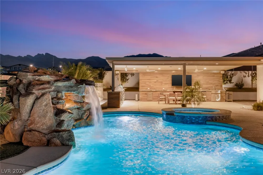 9935 Justin Earl Avenue Las Vegas, NV 89149