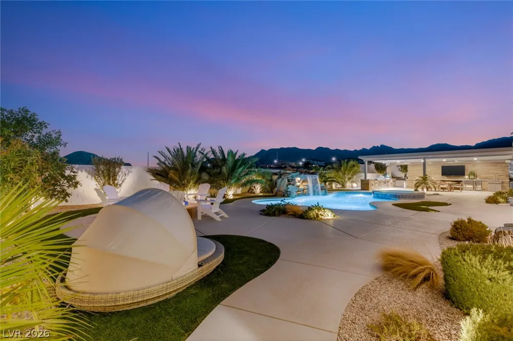 9935 Justin Earl Avenue Las Vegas, NV 89149