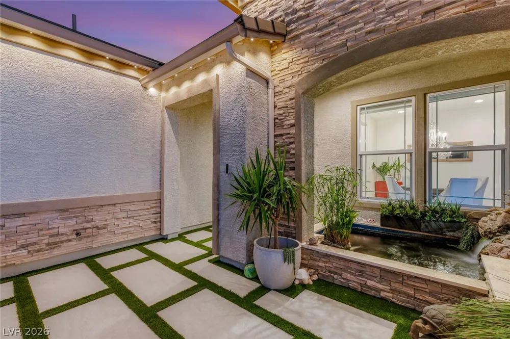 9935 Justin Earl Avenue Las Vegas, NV 89149