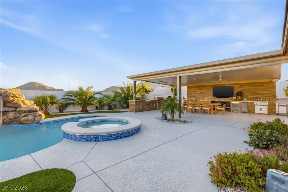 9935 Justin Earl Avenue Las Vegas, NV 89149