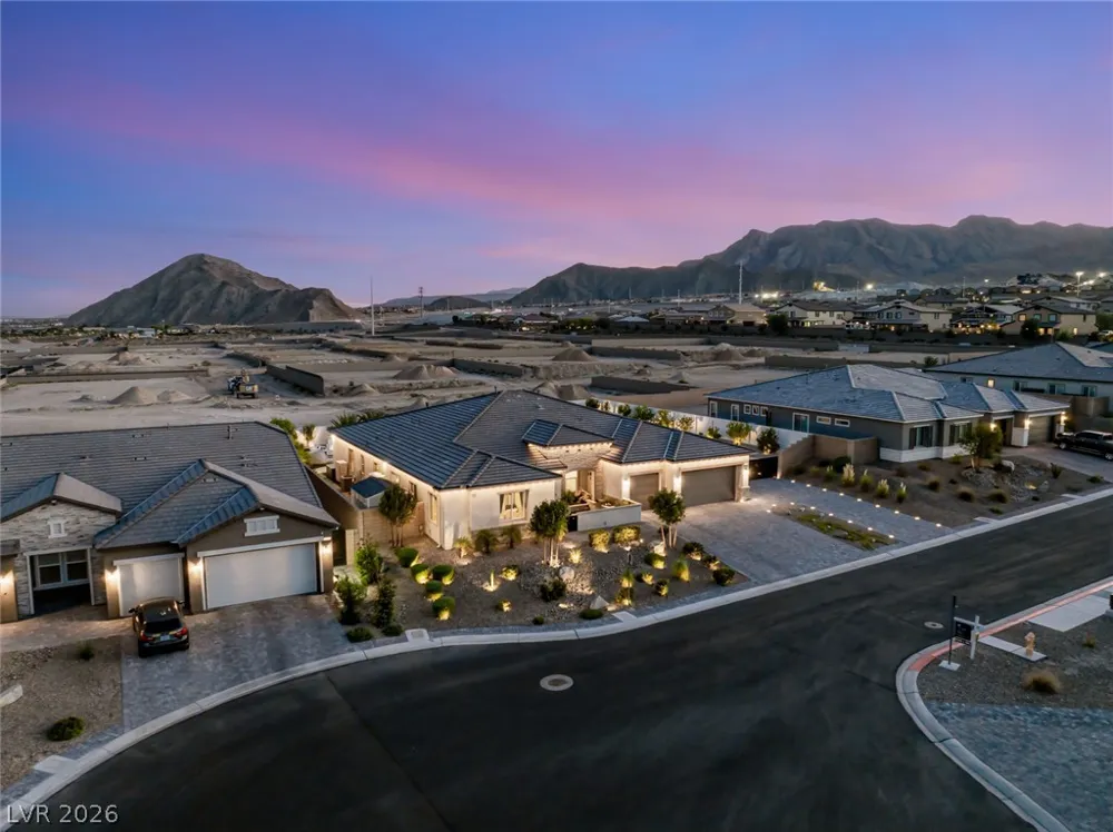 9935 Justin Earl Avenue Las Vegas, NV 89149