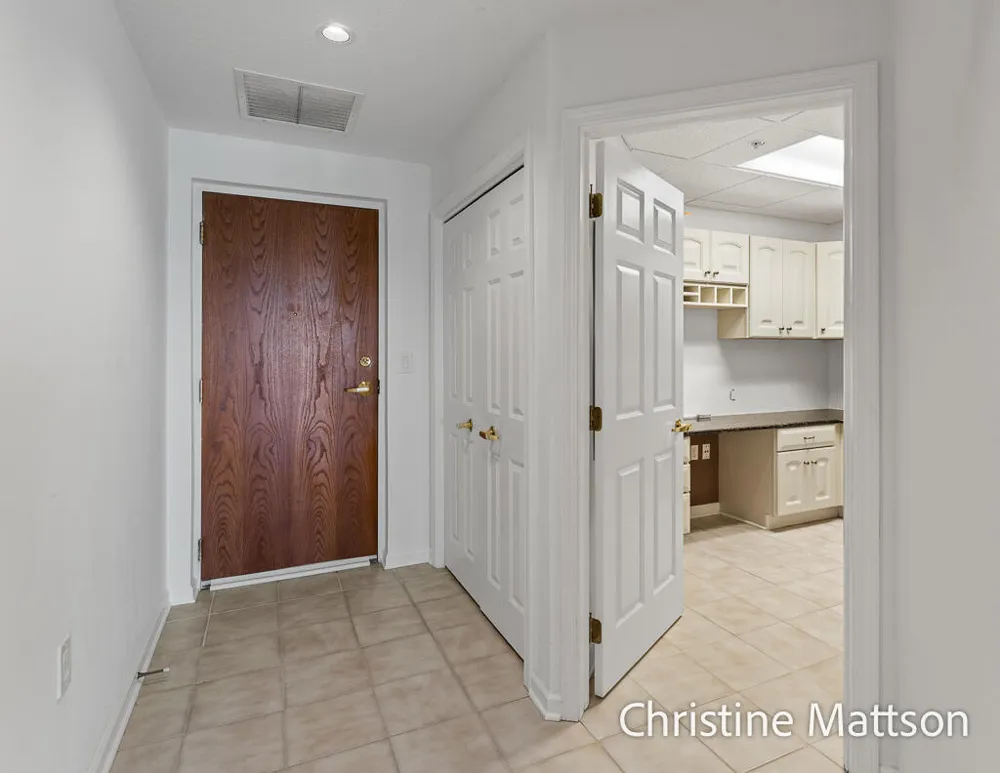 2964 Lakeshore Drive #E702 Muskegon City, MI 49441