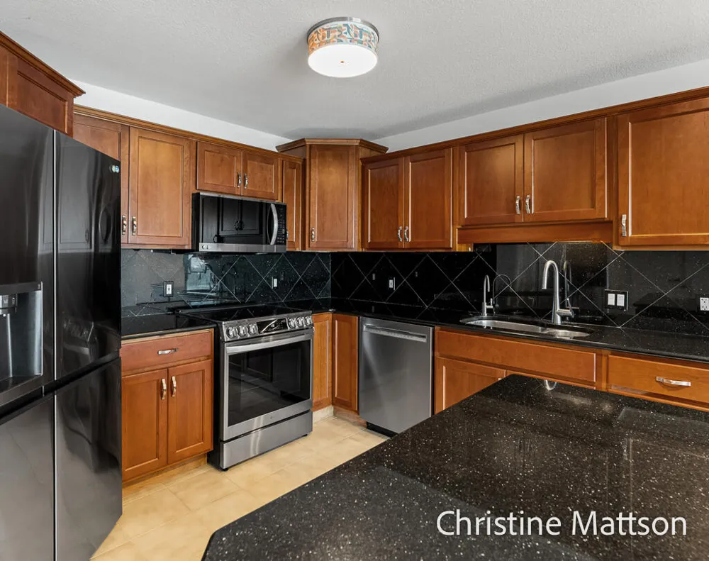 2964 Lakeshore Drive #E702 Muskegon City, MI 49441