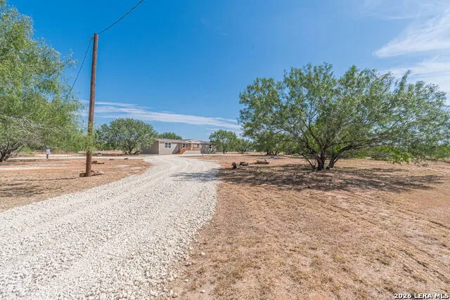 8960 W Fm 140 Charlotte, TX 78011