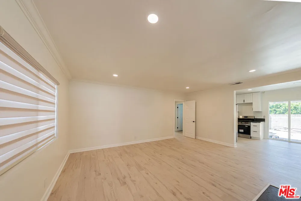 8149 Alcove Avenue Los Angeles, CA 91605