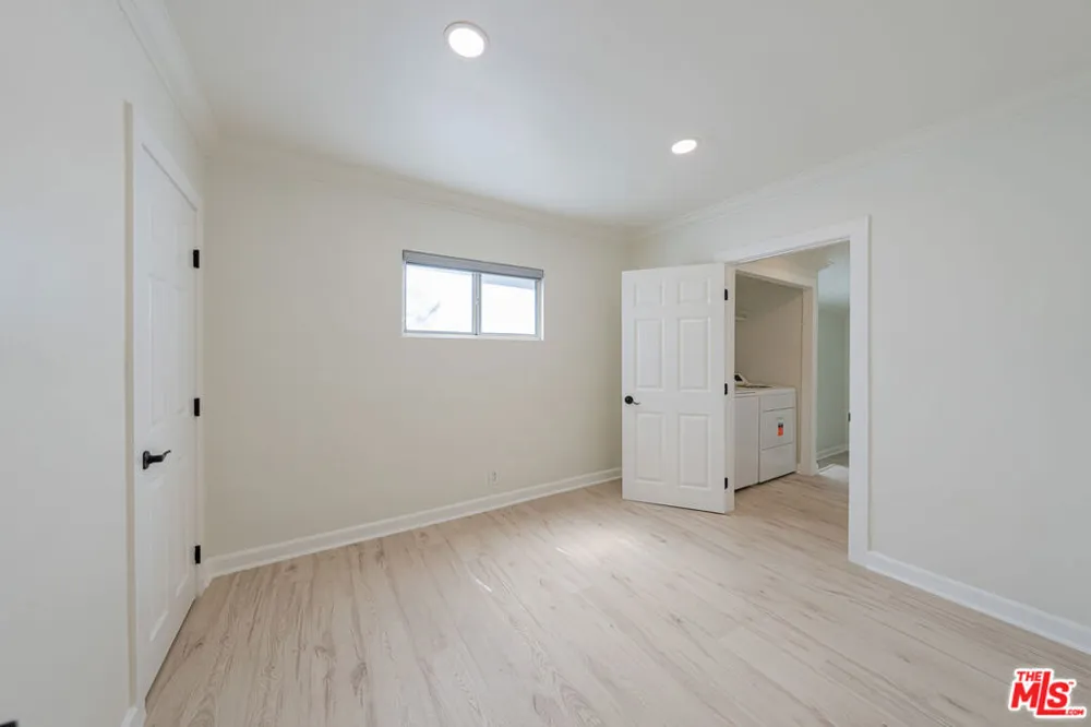8149 Alcove Avenue Los Angeles, CA 91605