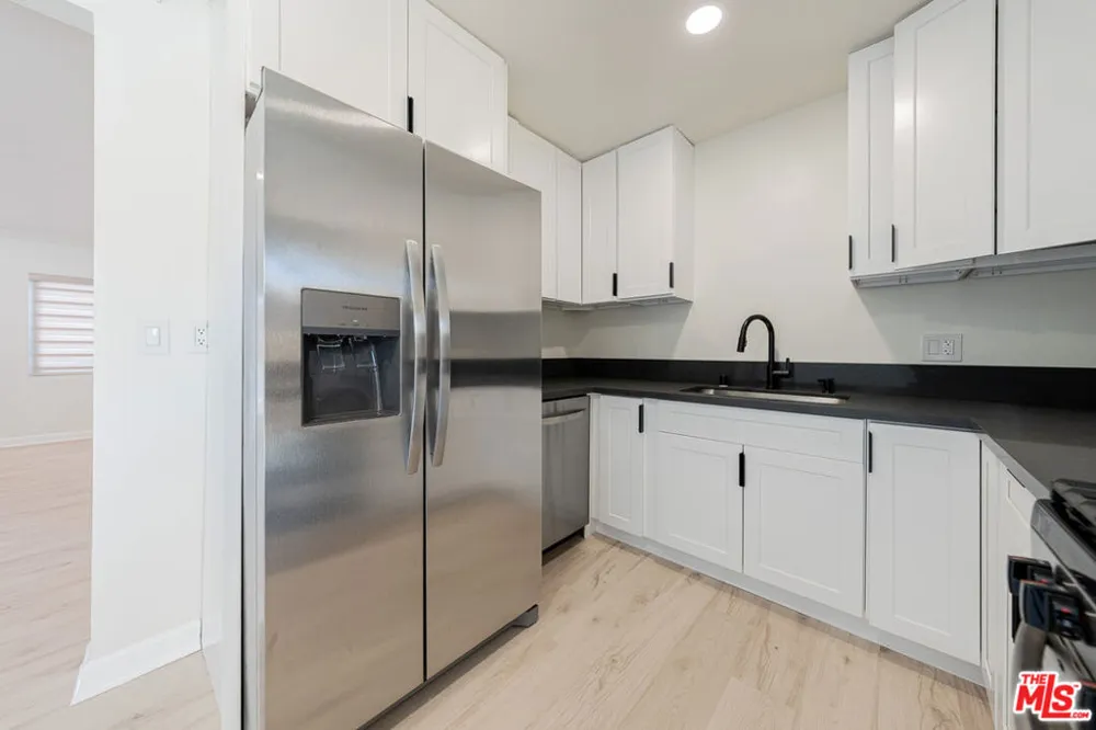 8149 Alcove Avenue Los Angeles, CA 91605