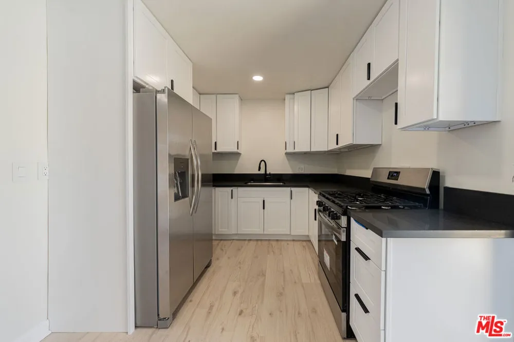 8149 Alcove Avenue Los Angeles, CA 91605