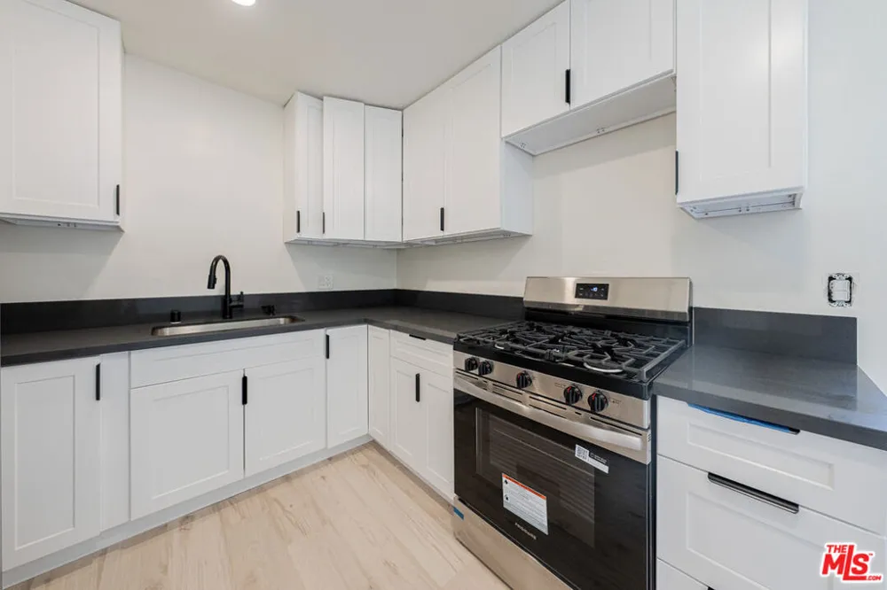 8149 Alcove Avenue Los Angeles, CA 91605
