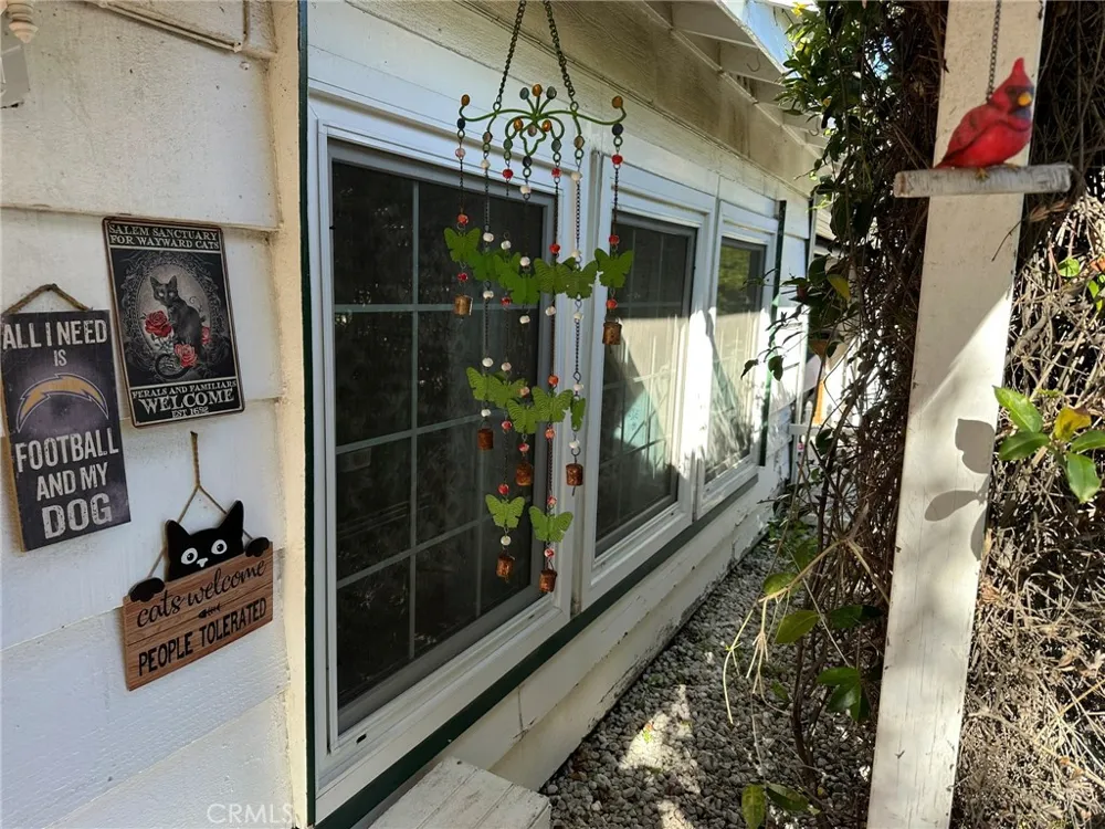 22901 Leonora Drive Woodland Hills, CA 91367