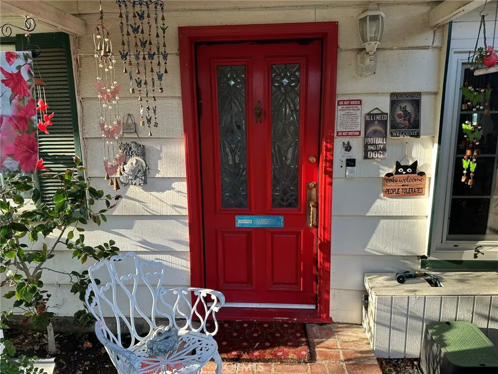 22901 Leonora Drive Woodland Hills, CA 91367