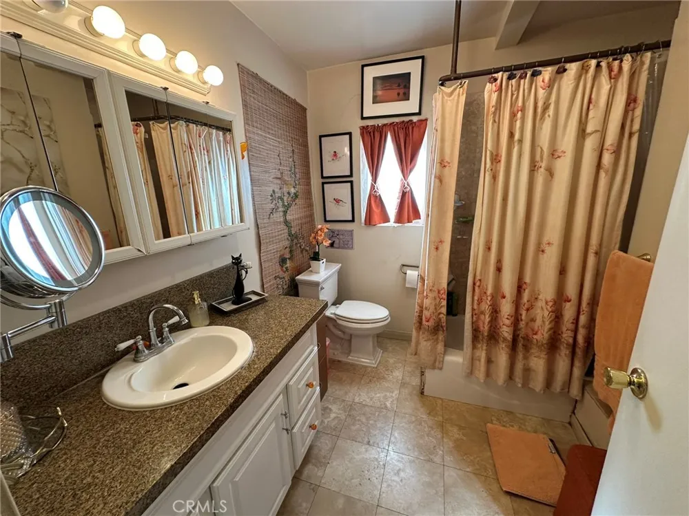 22901 Leonora Drive Woodland Hills, CA 91367