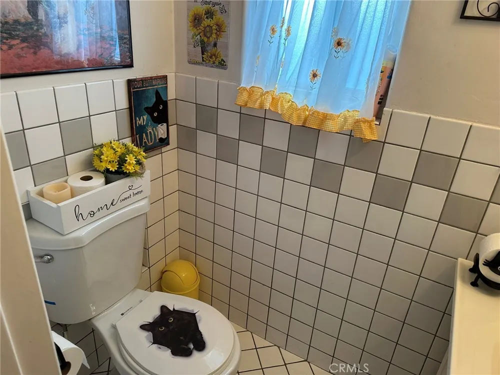 22901 Leonora Drive Woodland Hills, CA 91367