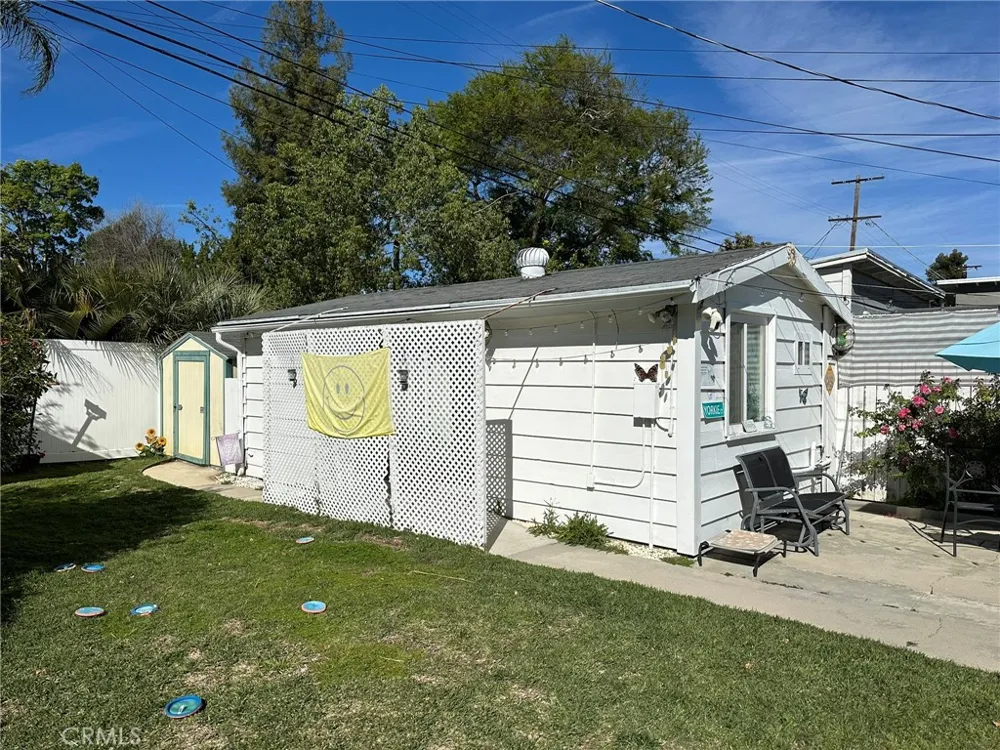 22901 Leonora Drive Woodland Hills, CA 91367