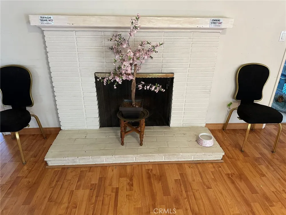 22901 Leonora Drive Woodland Hills, CA 91367