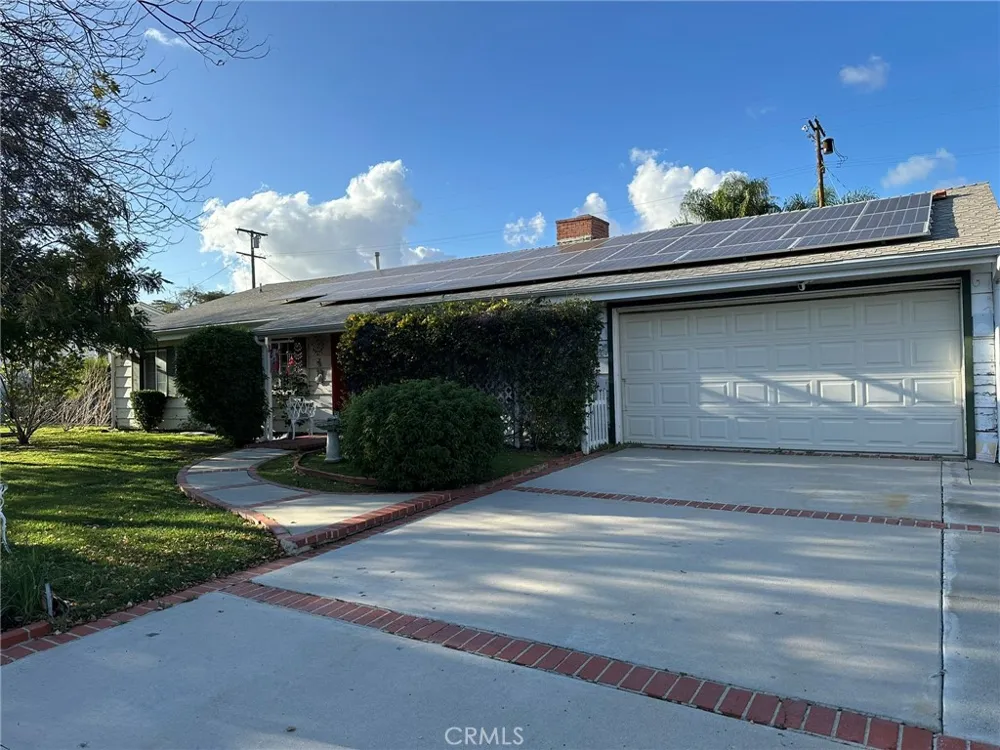 22901 Leonora Drive Woodland Hills, CA 91367