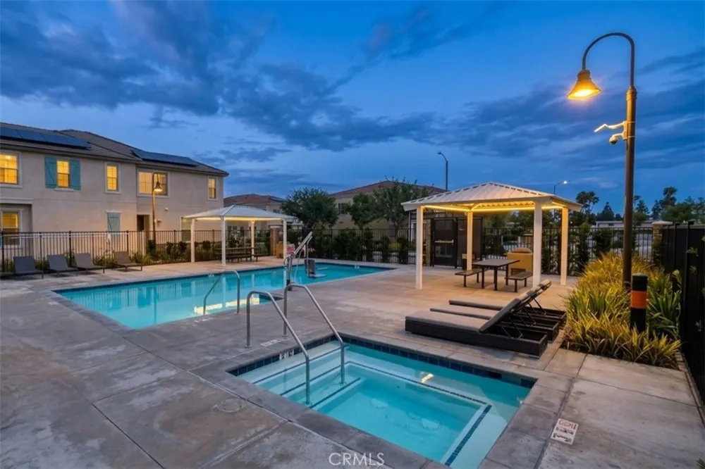 493 Pinewood Avenue Rialto, CA 92376