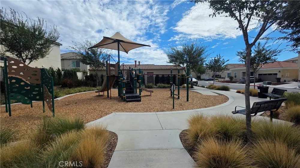 493 Pinewood Avenue Rialto, CA 92376