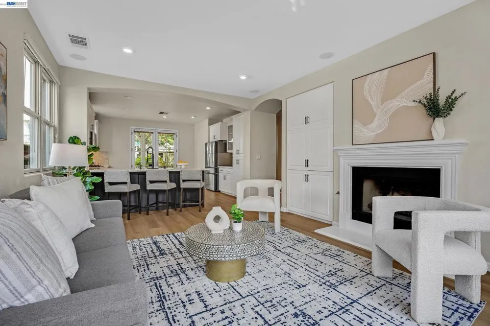 380 Tucker Ave Alameda, CA 94501